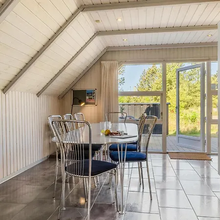 4 Bedroom Awesome Home In Romo