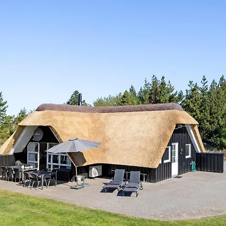 4 Bedroom Awesome In Romo Holiday home