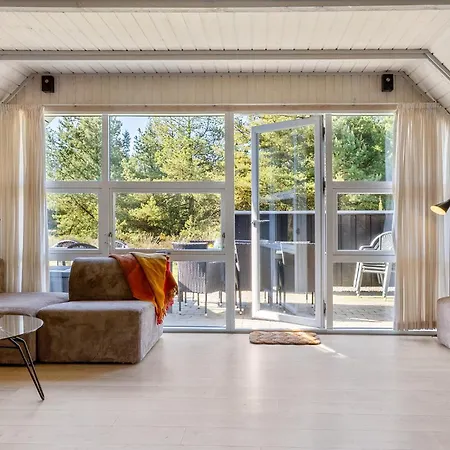4 Bedroom Awesome Home In Romo