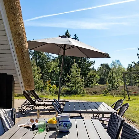 Holiday home 4 Bedroom Awesome In Romo